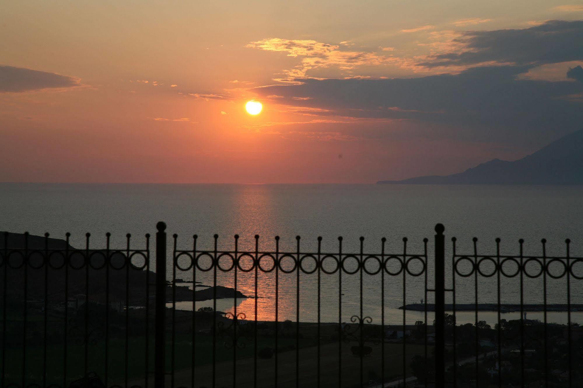 Masi Hotel İmroz Bagian luar foto