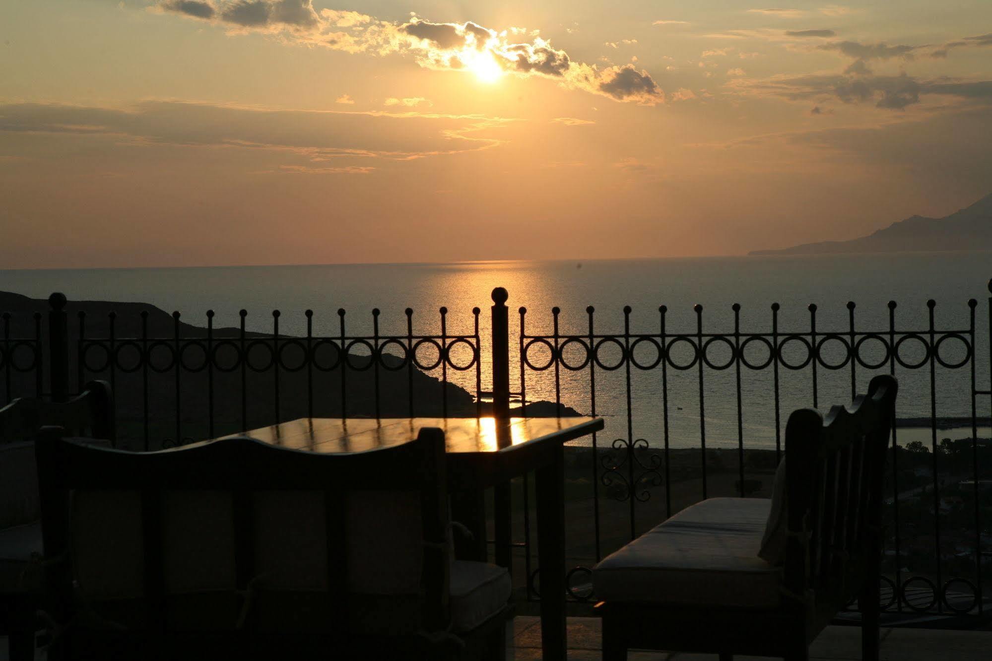 Masi Hotel İmroz Bagian luar foto